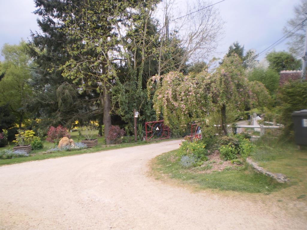 Camping Le Bois Jahan Brunelles ภายนอก รูปภาพ