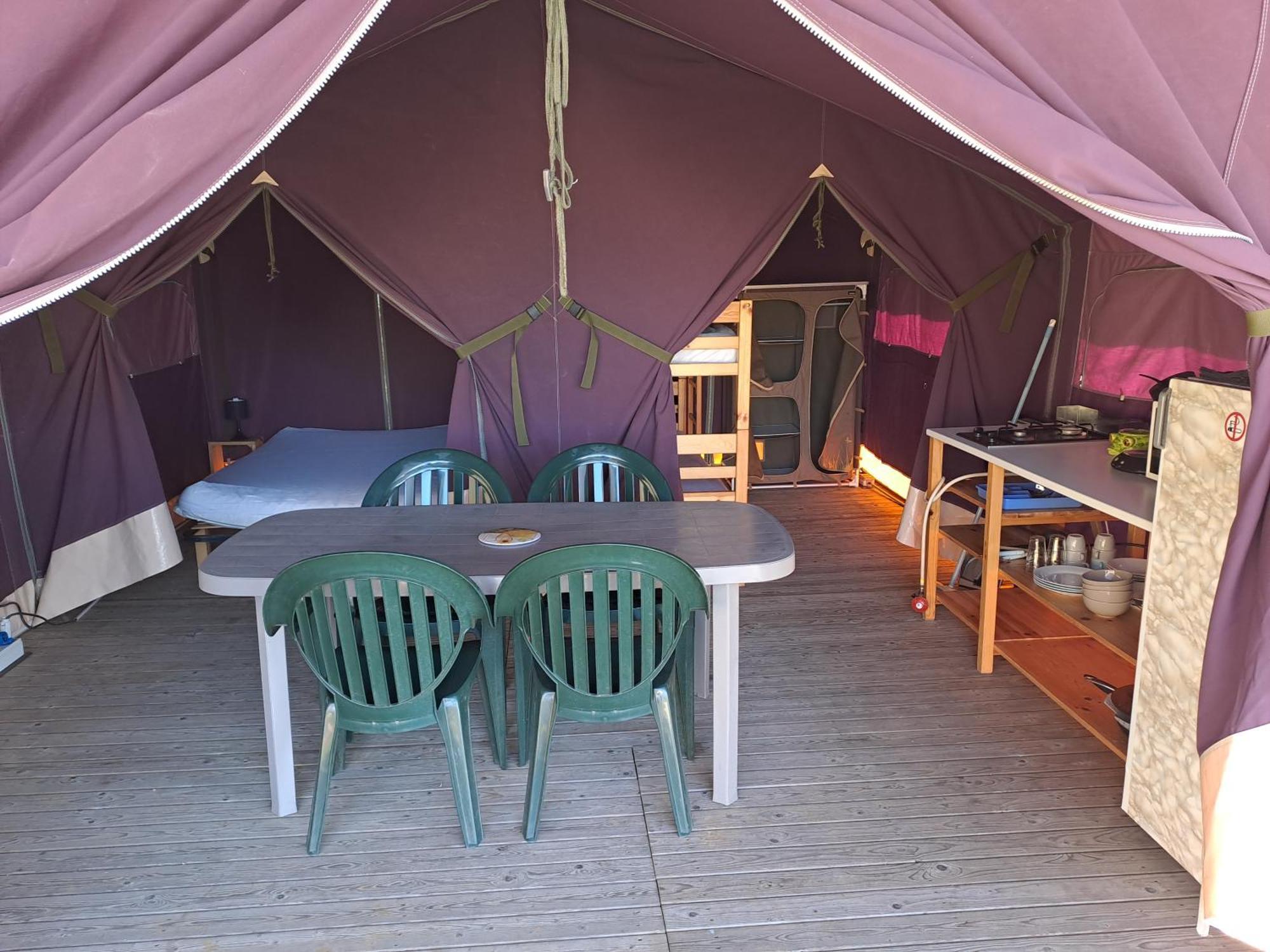 Camping Le Bois Jahan Brunelles ภายนอก รูปภาพ
